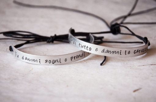 Bracciale semi rigido con frase personalizzata - immagine 2