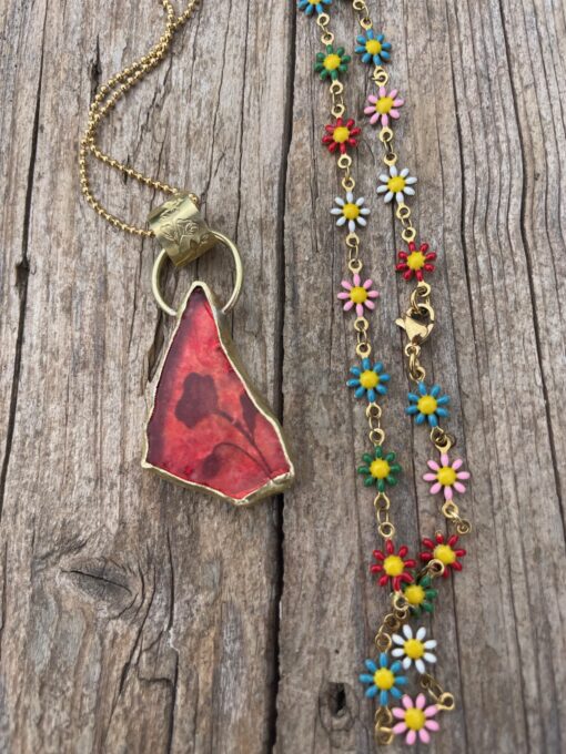 Doppia collana con vetrino rosso e fiori, sentiti leggera