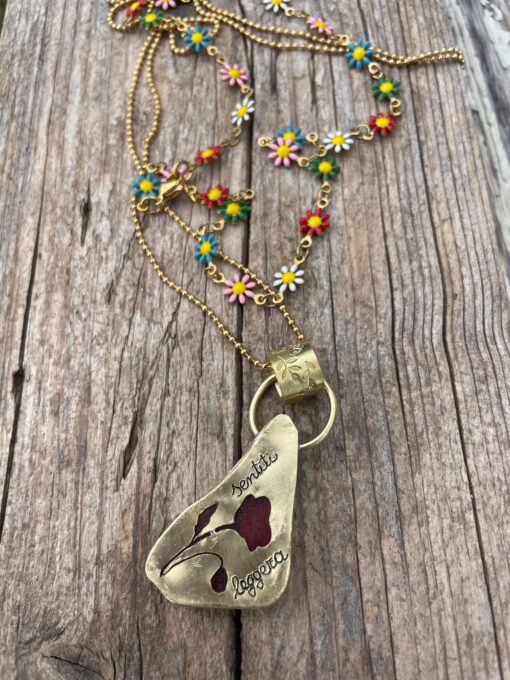Doppia collana con vetrino rosso e fiori, sentiti leggera - immagine 3